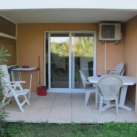 Bel T2 Proche Mer Et Commerces *